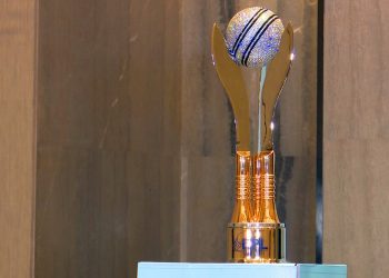 असोज ९ गतदेखि हुने ईपीएलको ट्रफी सार्वजनिक