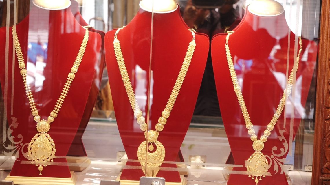 सुनकाे मूल्यमा सामान्य गिरावट