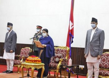 परराष्ट्रमन्त्री खड्काले लिए शपथ