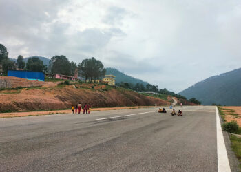 जहाज नआएपछि विमानस्थल बन्यो टिकटक बनाउने थलो