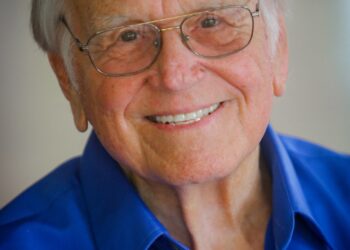 युथ विथ अ मिशनका संस्थापक लोरेन हामीमाझ रहेनन्!