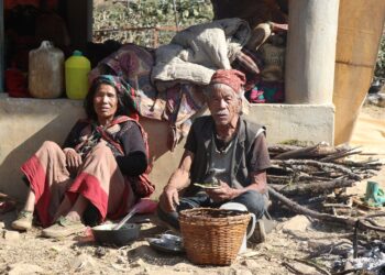 भूकम्पको इपिसेन्टरमा पुगेन राहत, भोकै बिते रात