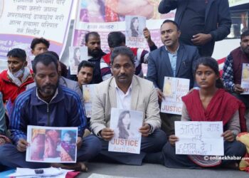 आरतीलाई न्याय माग गर्दै प्रभु साह पनि धर्नामा