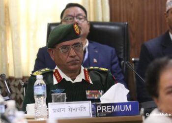 उमेर विवादमा सेनापतिको आक्रोश : नेपाल आर्मी न्वारन गर्ने संस्था होइन