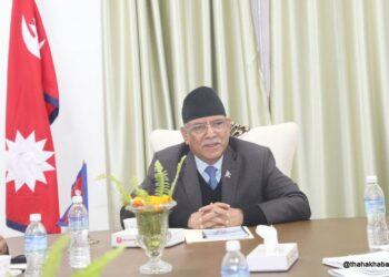 पैसा पनि उठ्ने उद्योग पनि चल्ने बाटो खोज्नुपर्छ : प्रधानमन्त्री