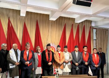 एमालेका ६ केन्द्रीय सदस्यले लिए शपथ