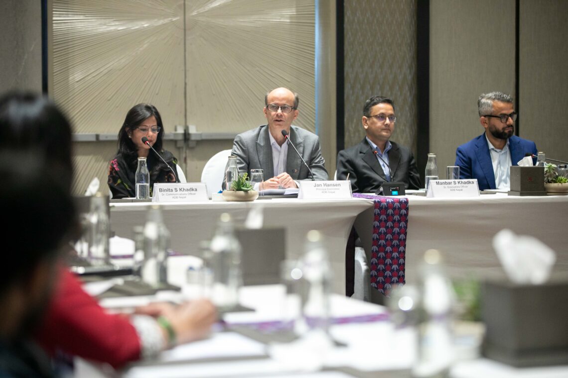 नेपालको अर्थतन्त्र  क्रमशः सुधारको बाटोमा : एडिबी