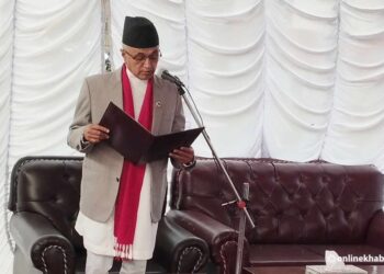 मुख्यमन्त्री अधिकारीसहित चुमान र मनाङेले लिए मन्त्रीको शपथ