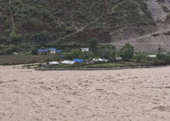 सेती नदीले धार बदलेपछि बझाङमा १८ परिवार विस्थापित