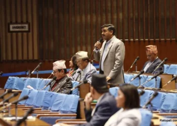 अल्पमतमा परेका प्रधानमन्त्री एक सेकेन्ड पनि पदमा बस्न मिल्दैन : ठाकुर गैरे